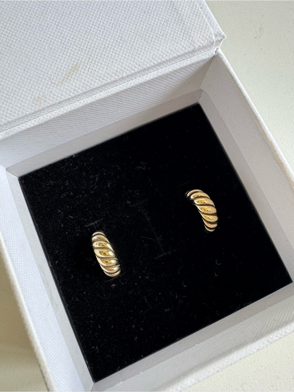 Mejuri Croissant Hoop Stud Earrings